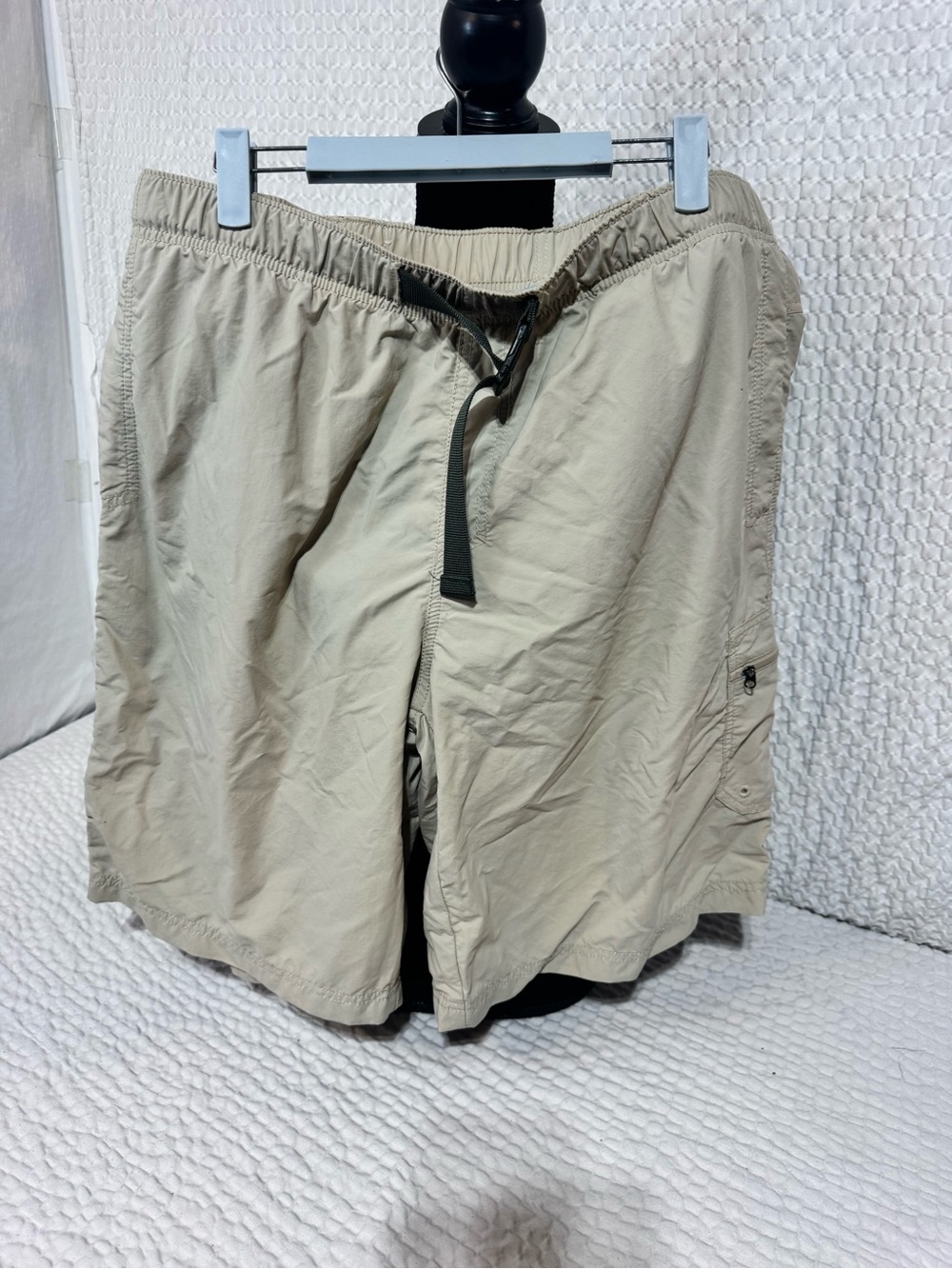Columbia Beige Elastic-Waist Outdoor Shorts with Black Logo 11”